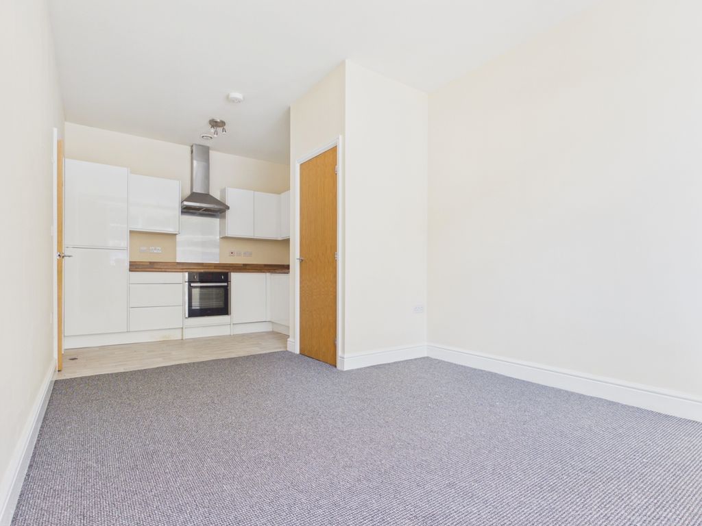Property photo 2 of 6 Cam01338G0-Pr0186-Still005