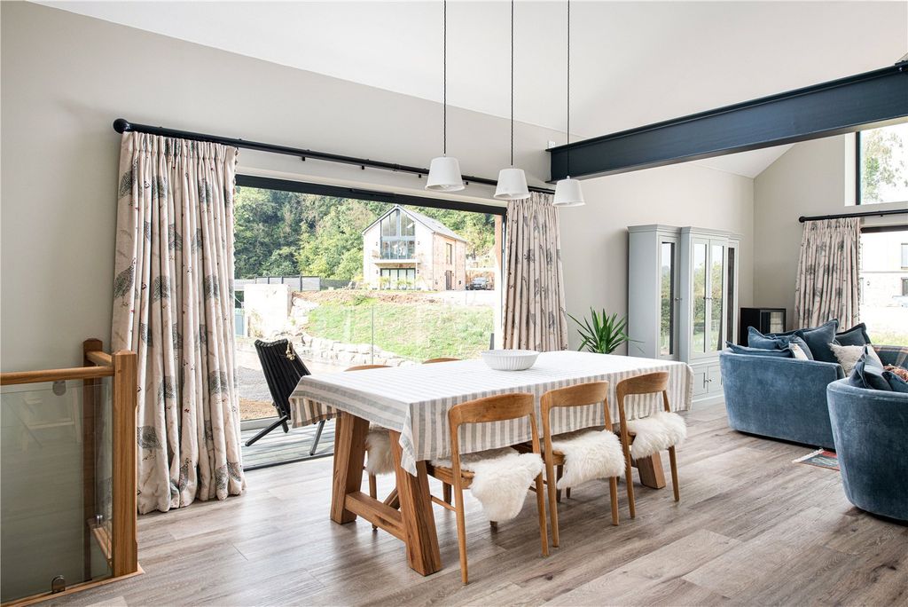 Property photo 3 of 27 Picture No. 05