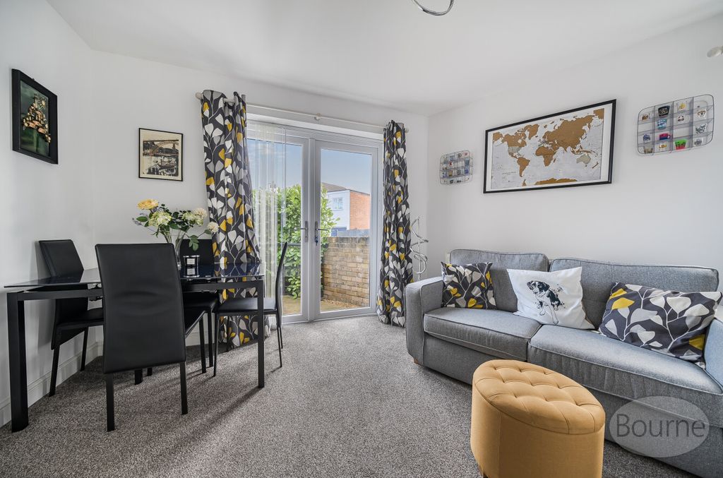 Property photo 2 of 17 A57F6Abf-Ec76-4E1...