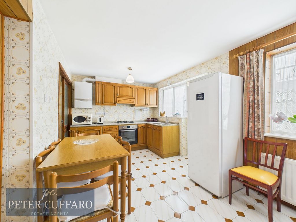 Property photo 3 of 21