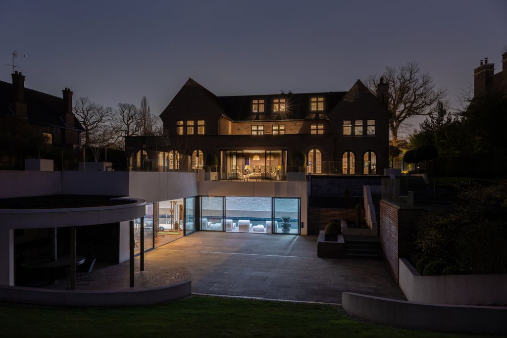 Property photo 3 of 49