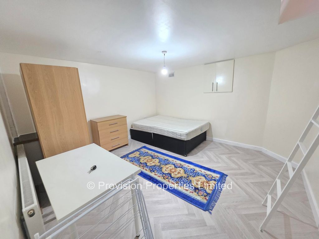 Property photo 2 of 6 Photo