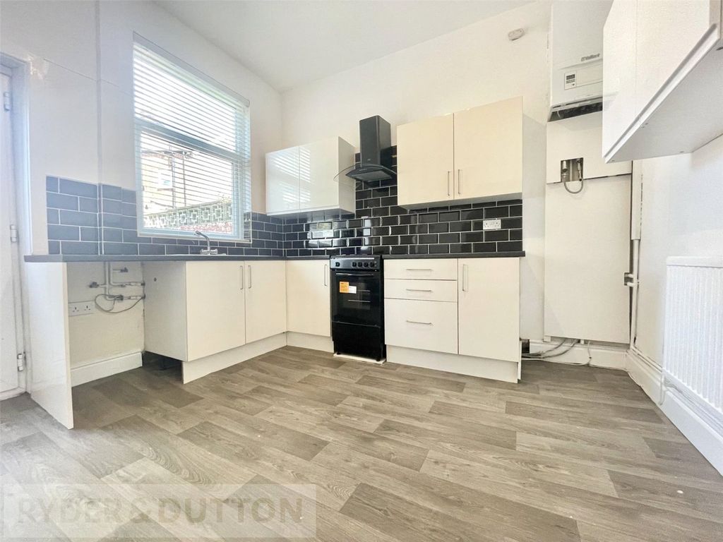 Property photo 1 of 21 Kitchen