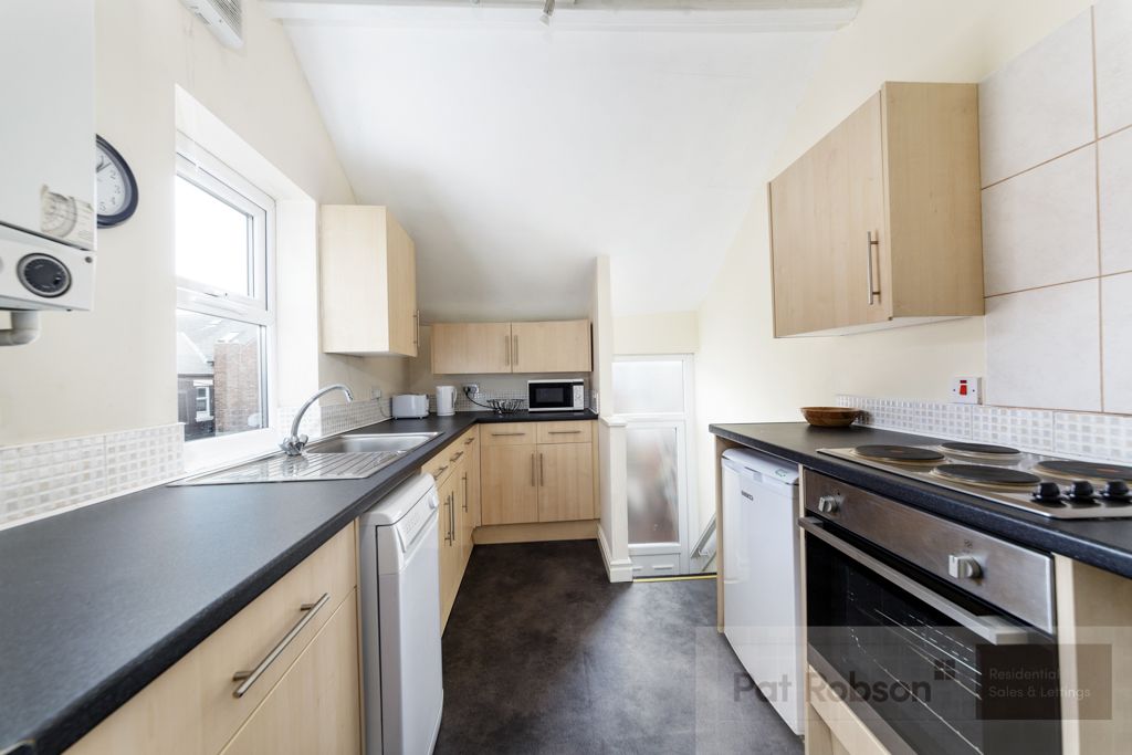 Property photo 2 of 6 74 Kelvin Grove157.J