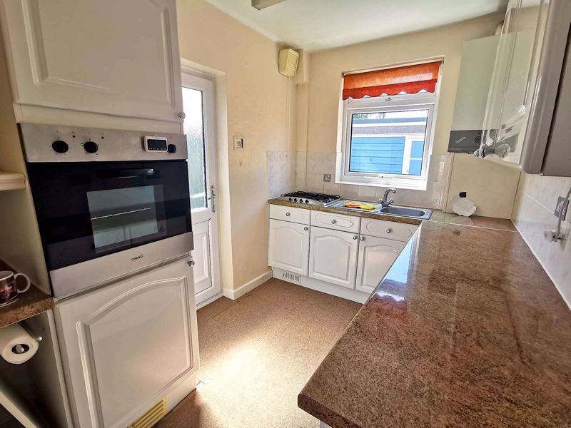 Property photo 2 of 10 Kitchen
