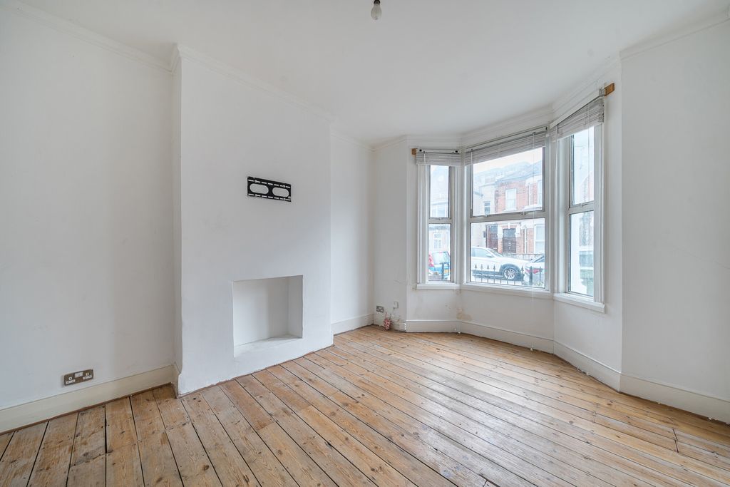 Property photo 2 of 17 Reception