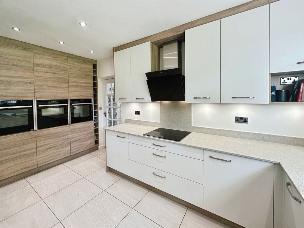 Property photo 1 of 25 Kitchen