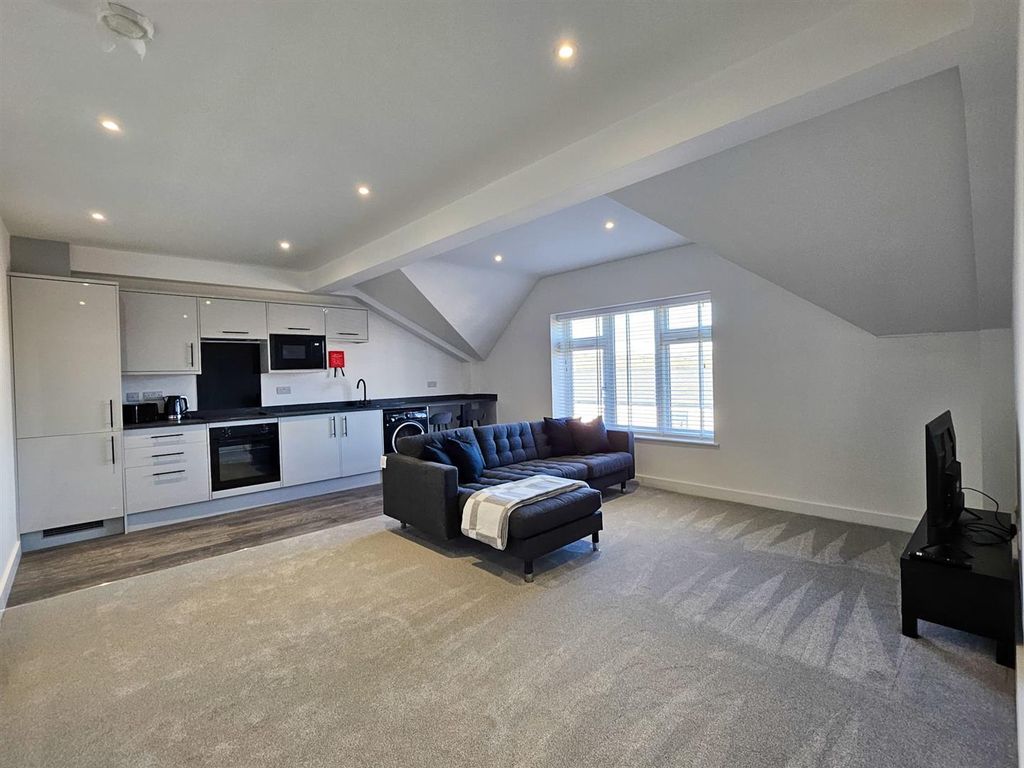 Property photo 1 of 15 Lounge.Jpeg