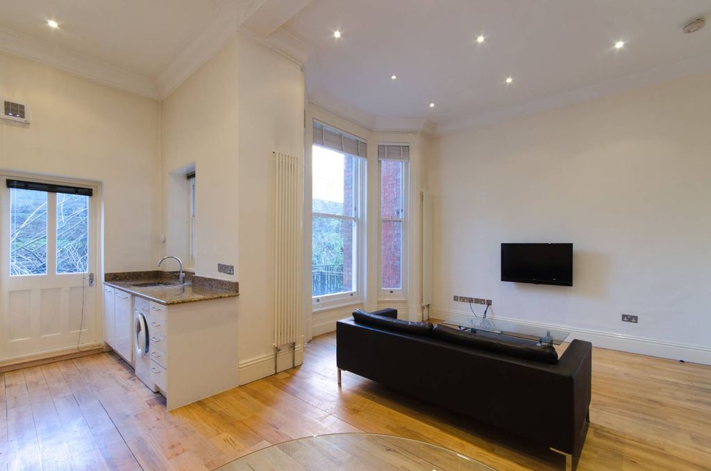 Property photo 3 of 7