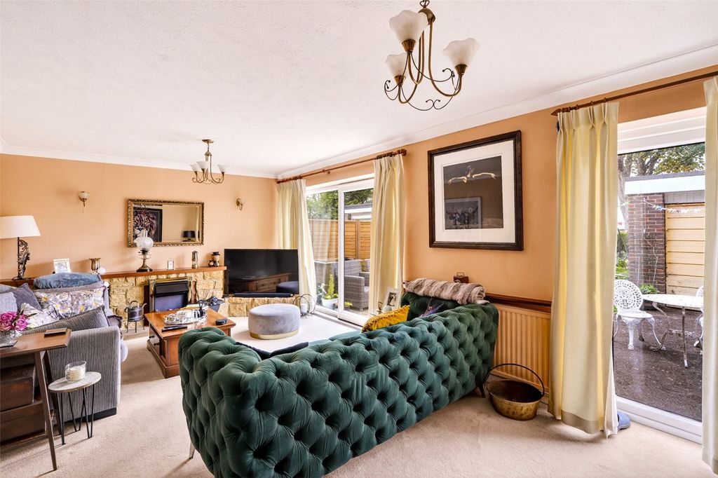 Property photo 2 of 22 Picture No. 16