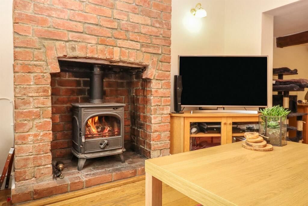 Property photo 1 of 27 Lounge