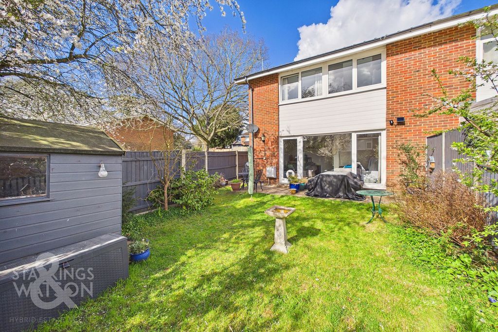 Property photo 2 of 18