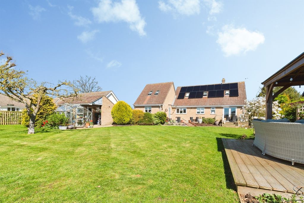 Property photo 3 of 19