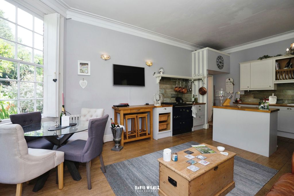 Additional image 10 of 3 bed flat for saleBurton Park Road, Petworth, West Sussex GU28