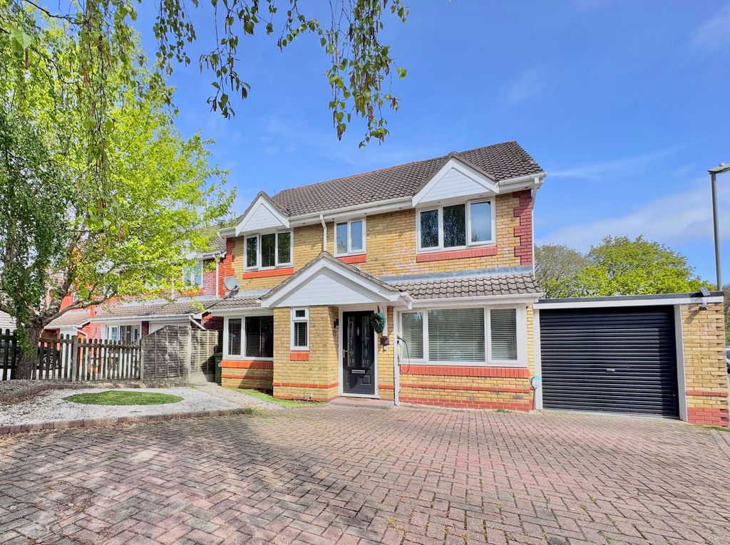 Property photo 1 of 32