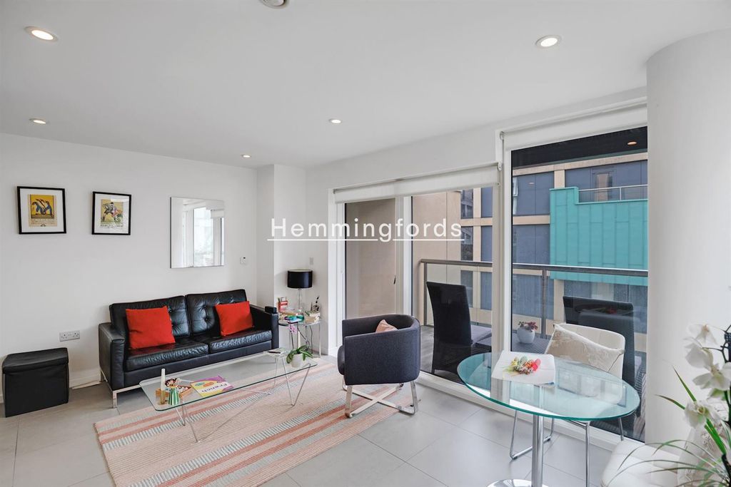 Property photo 3 of 14 04-1Bf786110-Hems-Jj-170 Dance Square-7-Medium.Jpg