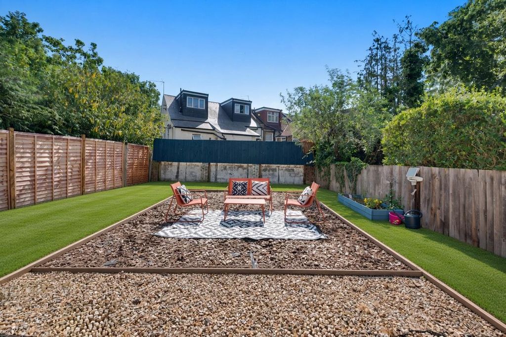 Property photo 2 of 12 Djnlk.Jpg