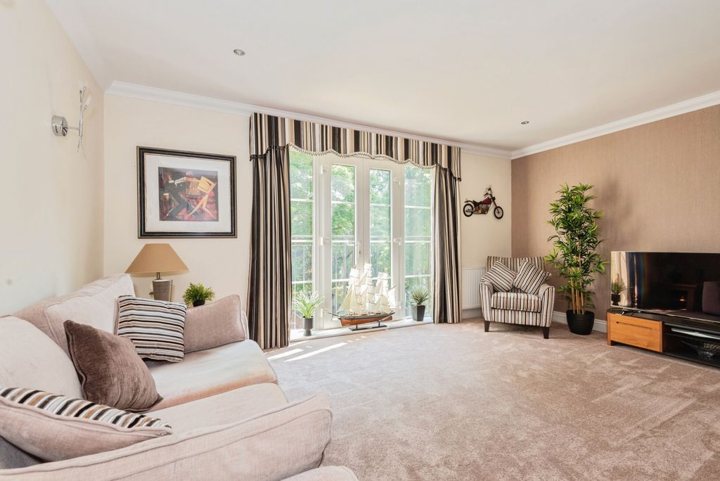 Property photo 2 of 14 Reception Room