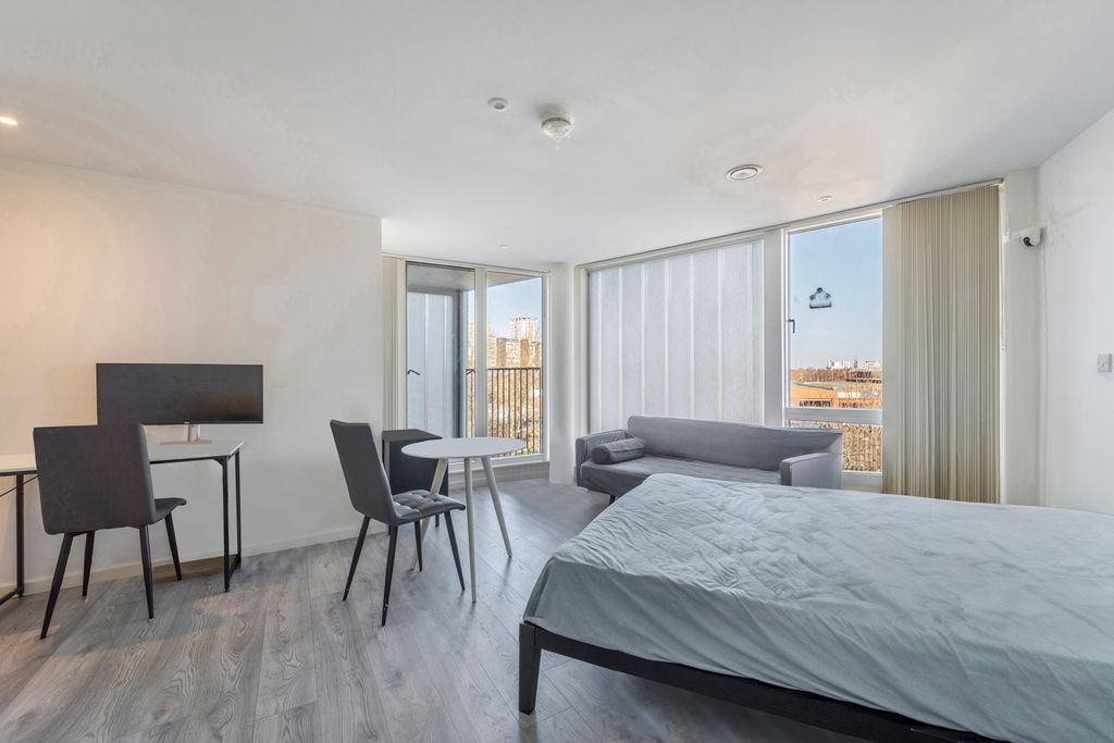 Property photo 3 of 14