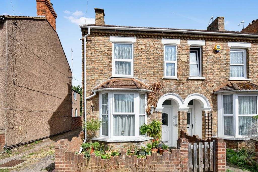 Property photo 1 of 11