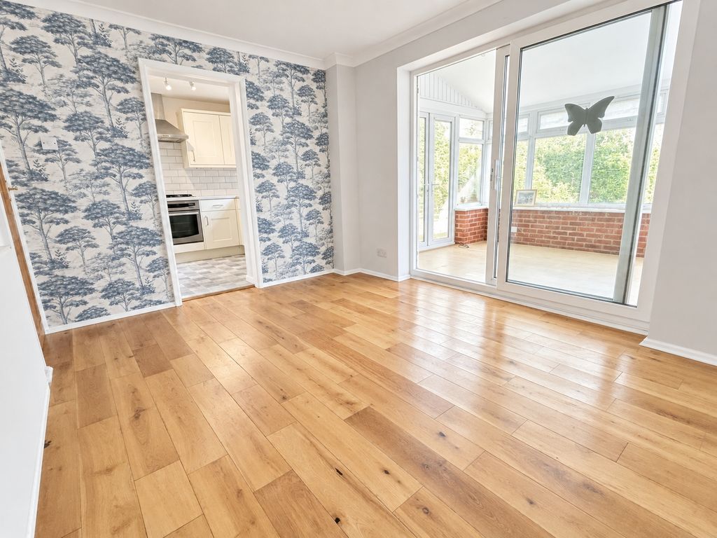 Property photo 3 of 19 Dining Room