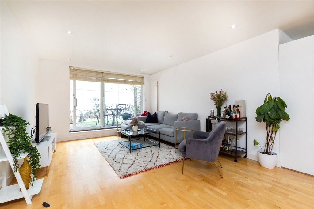 Property photo 2 of 22 Open Plan Living