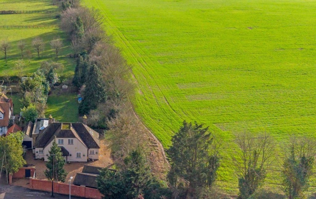 Property photo 2 of 42