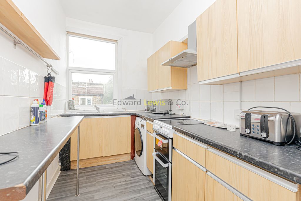 Property photo 3 of 13