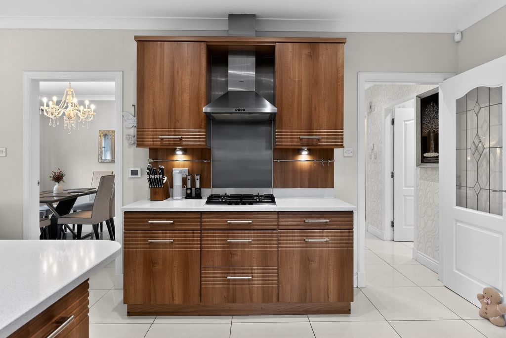 Property photo 3 of 29