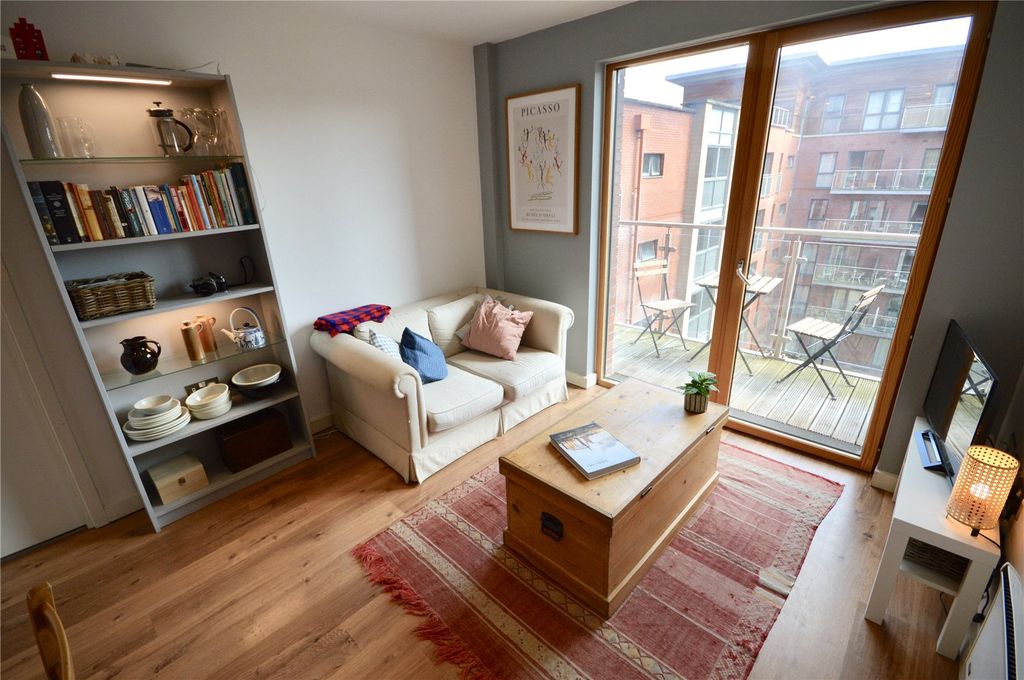 Property photo 2 of 11 Picture No. 13