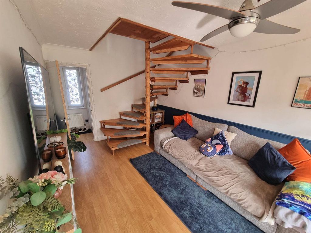 Property photo 3 of 12 Picture No. 06