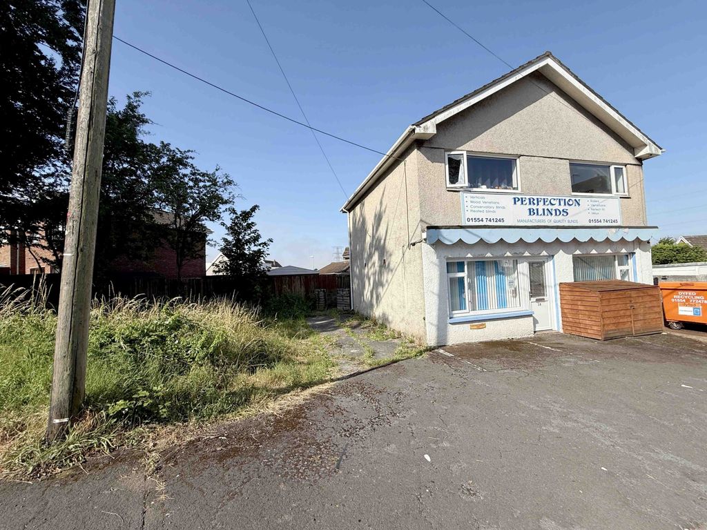 Property photo 1 of 15 Commercial Premises With 2 Bedroom Flat & Parking – Gorfach, Llanelli