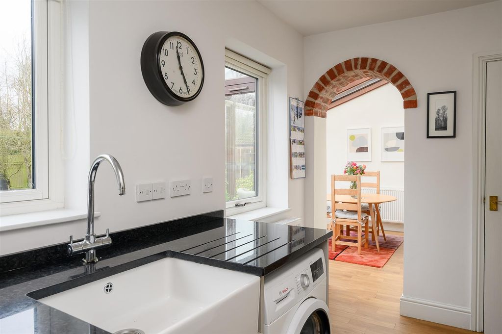 Property photo 3 of 15 Kitchen / Dining