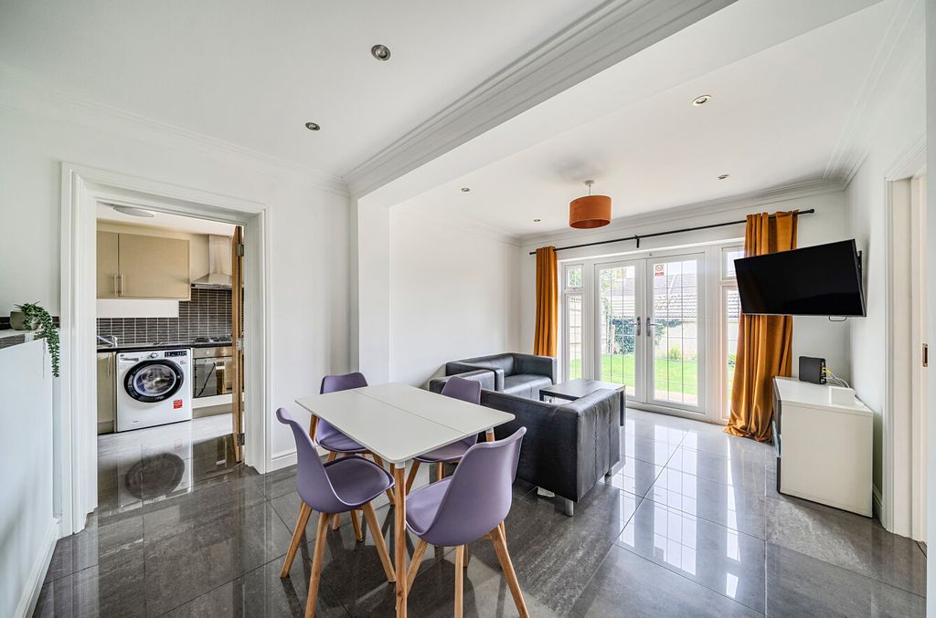 Property photo 3 of 18 1353741-13-68cc2c...