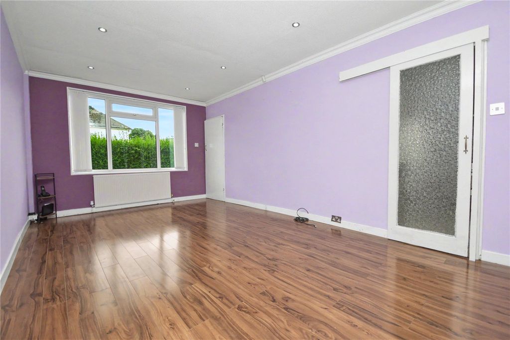 Property photo 3 of 9 Picture No. 17