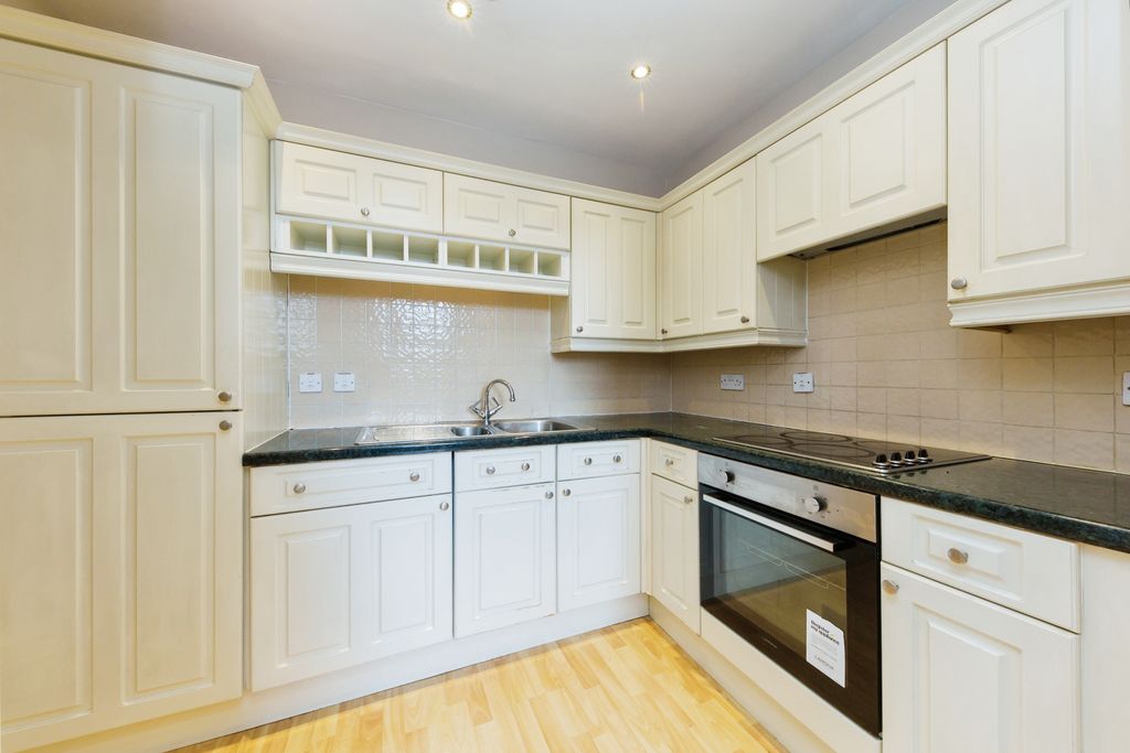 Property photo 3 of 15 Kitchen