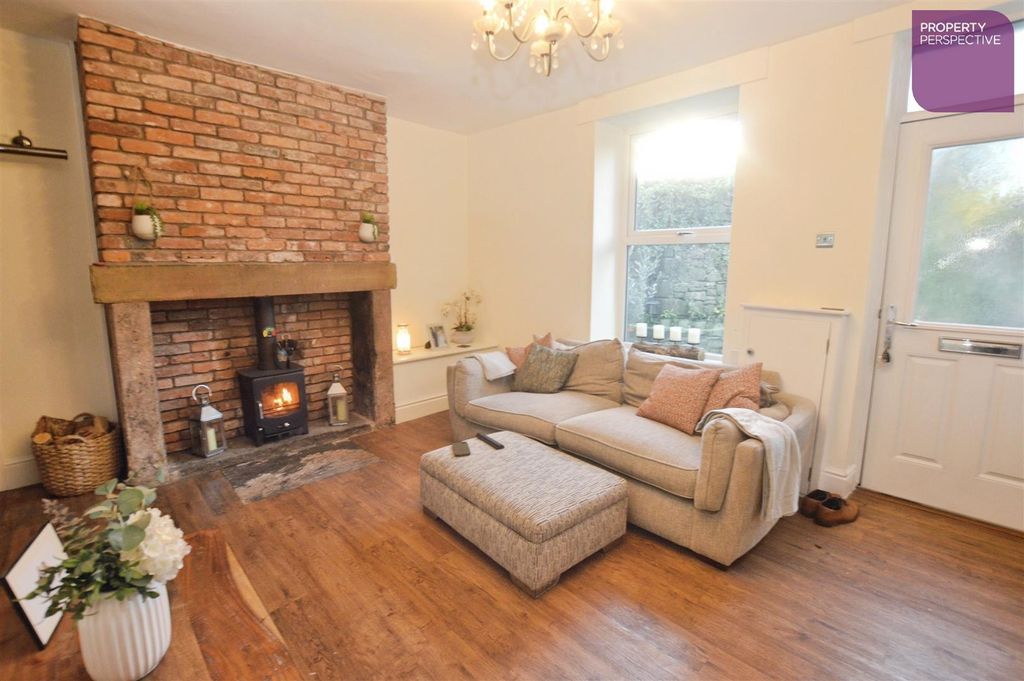 Property photo 3 of 11 Lounge