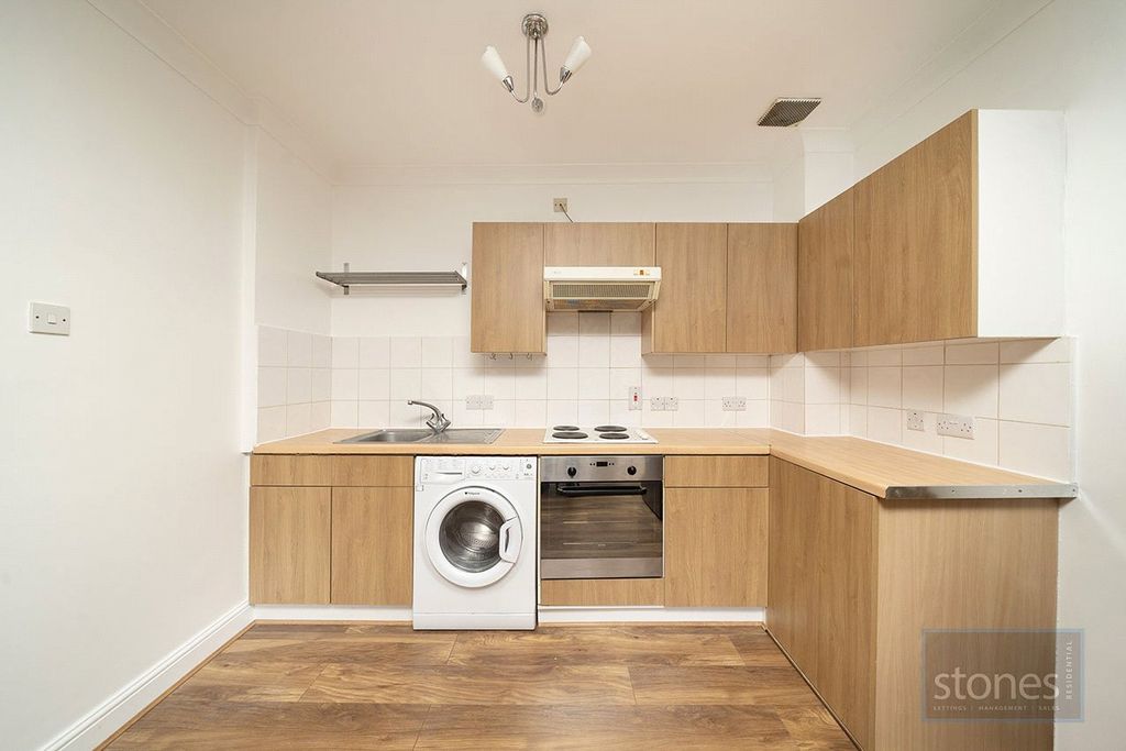 Property photo 3 of 11 Picture No. 15