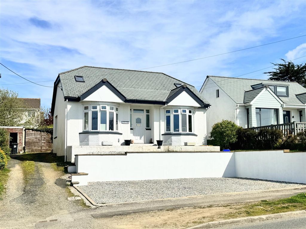 Property photo 1 of 19 Front