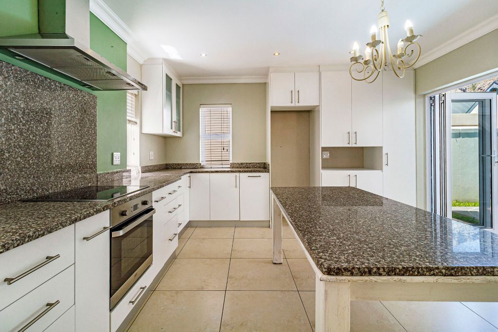 Property photo 3 of 70 St1722805