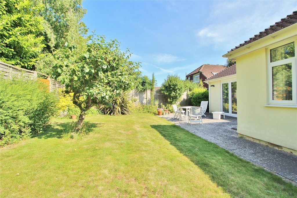 Property photo 2 of 23 Picture No. 33