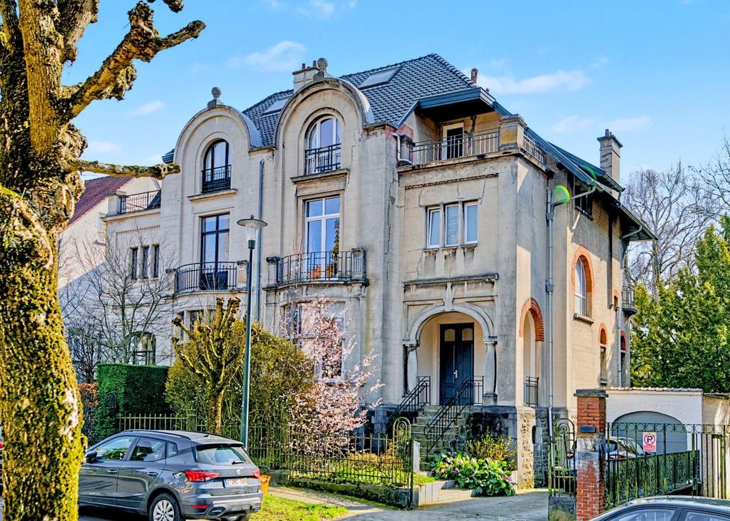 Property photo 2 of 22