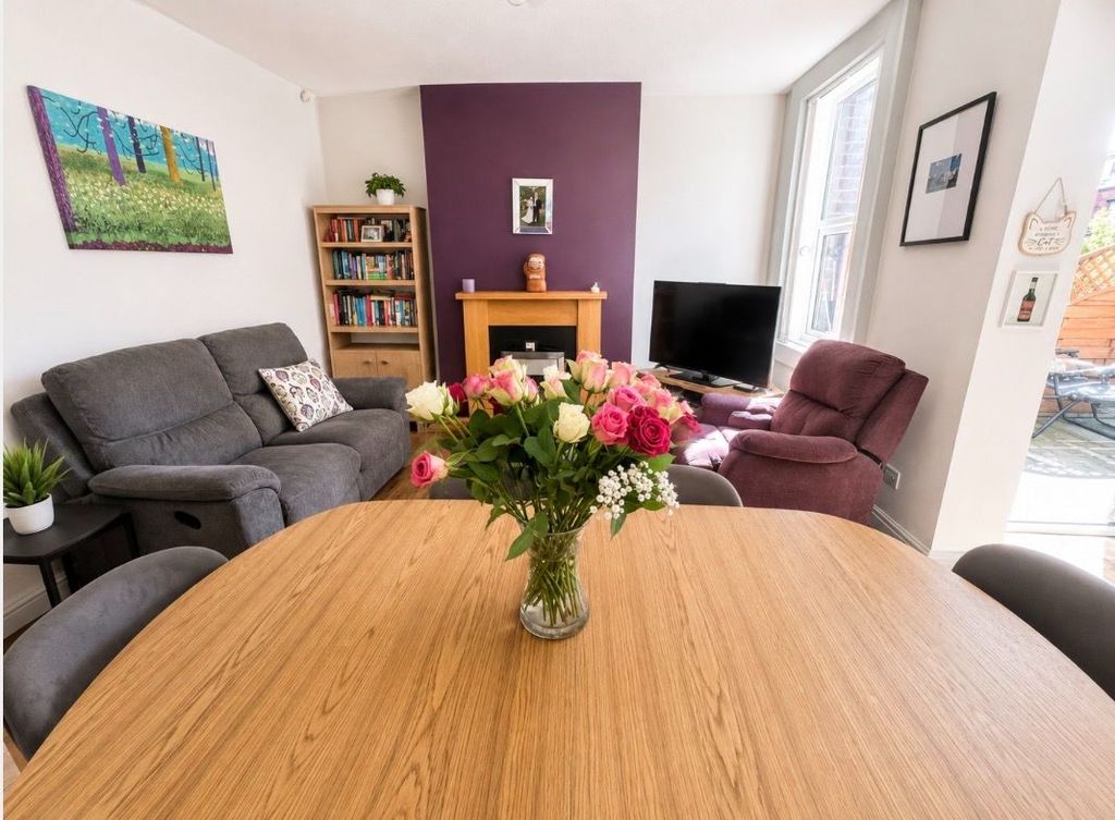 Property photo 1 of 30