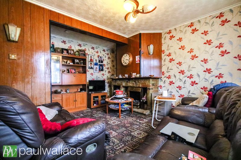 Property photo 3 of 12 Lounge