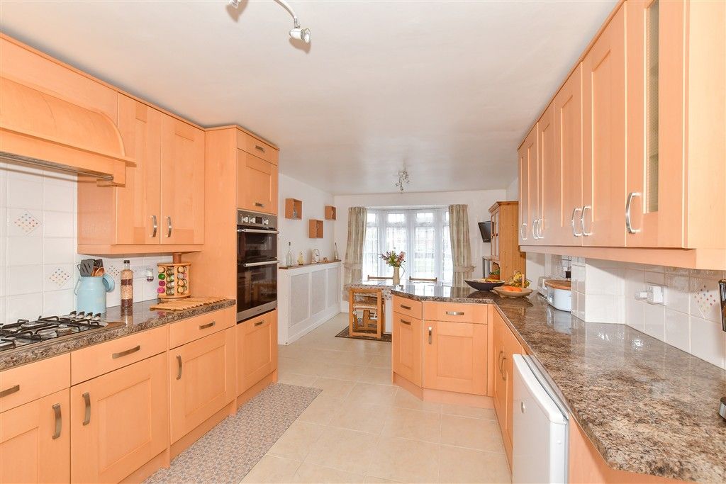 Property photo 1 of 21 Kitchen