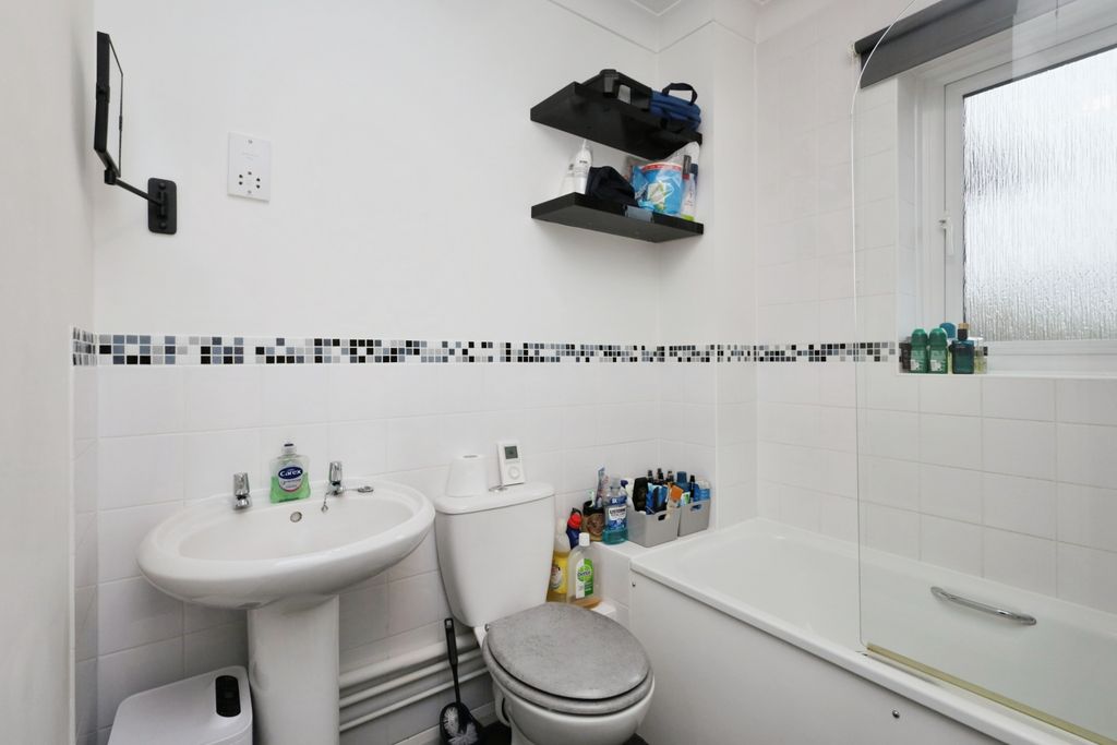 Additional image 7 of 1 bed flat for saleStonegate Way, Heathfield TN21