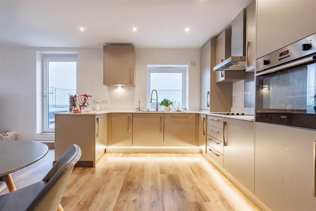 Additional image 5 of 2 bed flat for saleGodfrey House, Edinburgh Gate, Harlow CM20