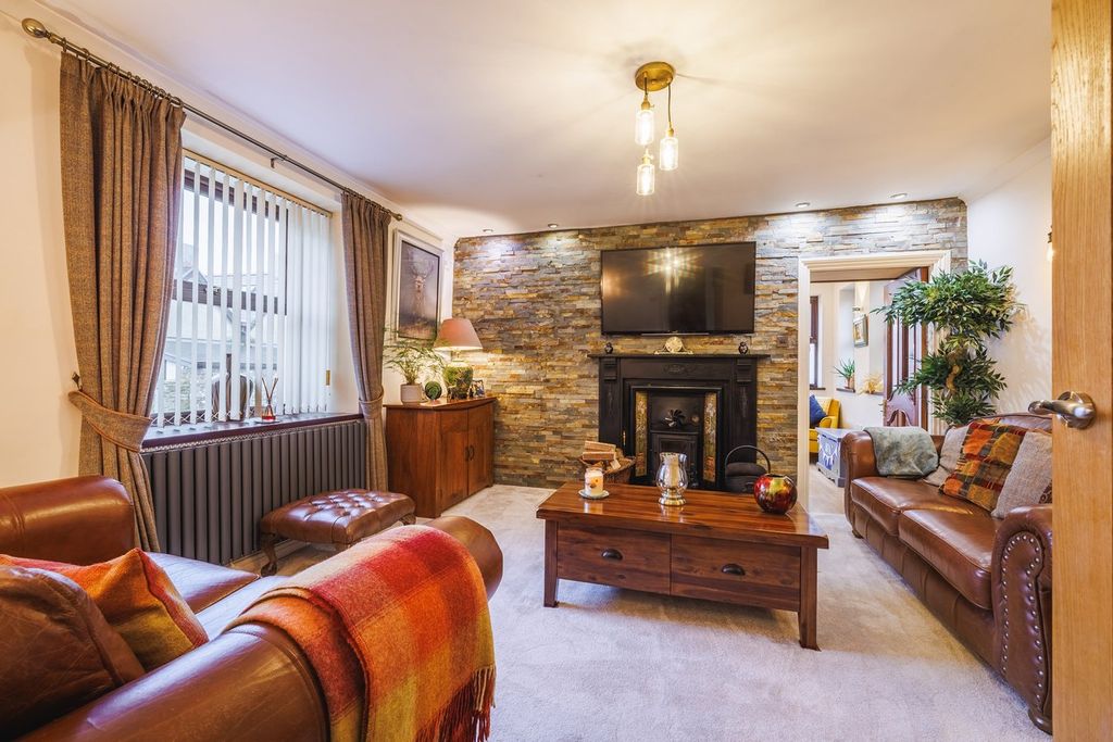 Property photo 3 of 40