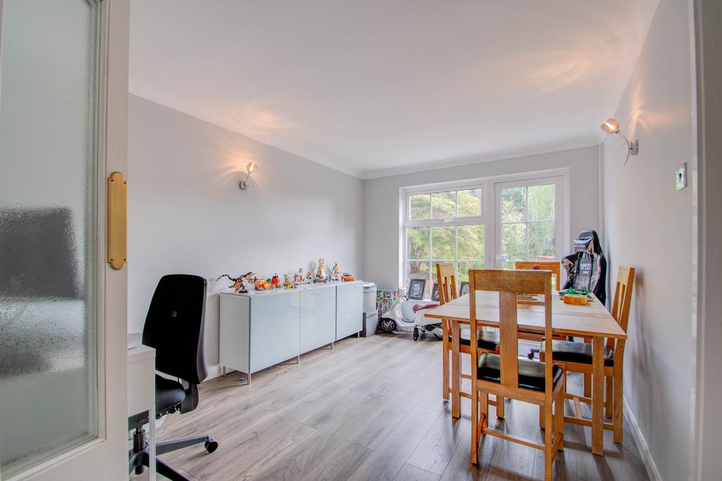 Property photo 3 of 18 Photo 10