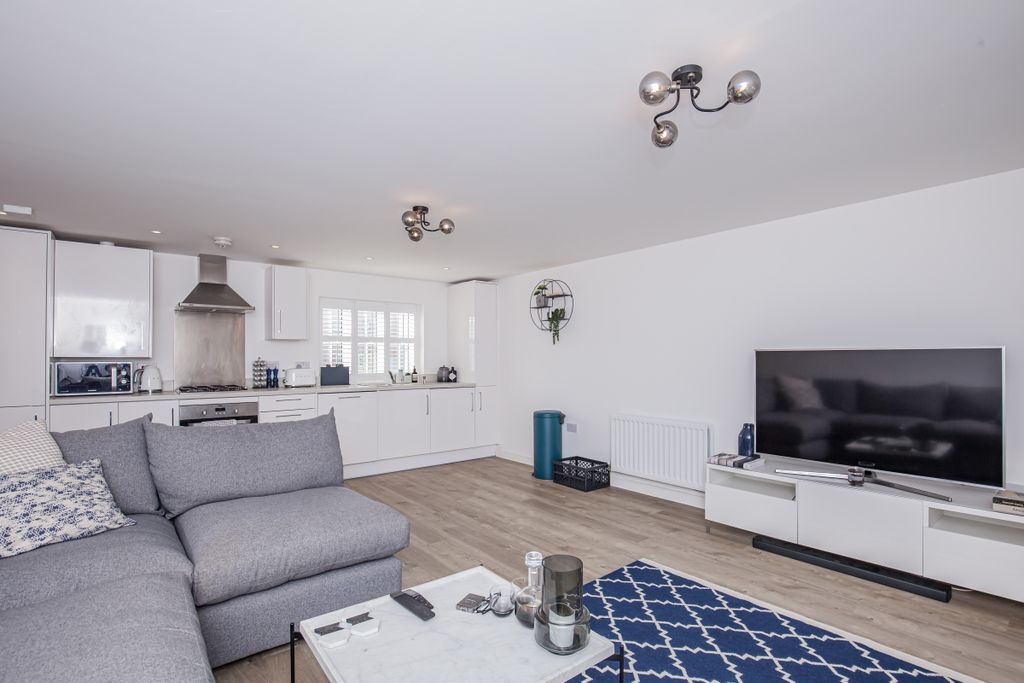 Property photo 1 of 9 137807